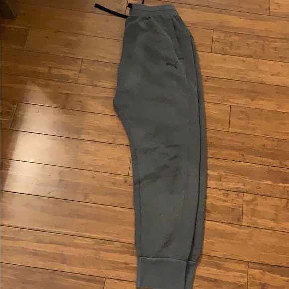 SOLD! Men’s Puma joggers - Picture 2 of 4